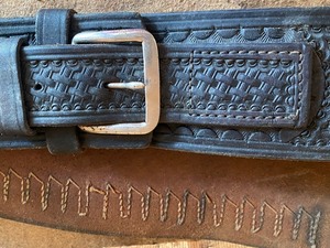 lot 50 image: Vintage Leather Holster