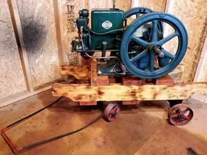lot 1 image: McCormick- Deering Harvester International Hit & Mis Engine