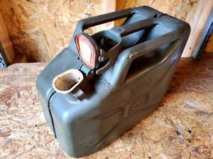 lot 13 image: Vintage Military Style 2-12 Gerry Can