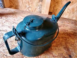lot 20 image: Vintage Oil Can