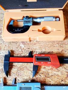 lot 32 image: Assorted Measuring Tools