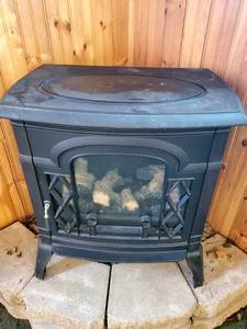 lot 194 image: Electric Wood Stove Space Heater