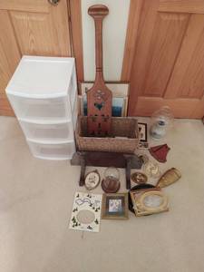 Collection of Wall Art & Decor- Mainly Vintage