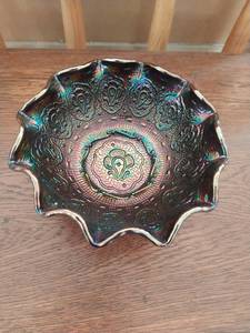 Fenton Amethyst Carnival Glass Ruffled Persian Medallion Beaded Berry Bowl