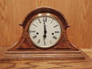 Howard Miller Mantle Clock