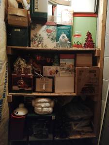 Collection of Holiday Dcor & Kitchen Items