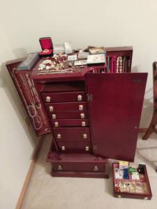 Collection of Jewelry