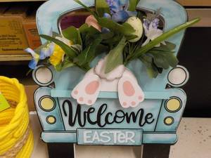 Spring Signs and Dcor...