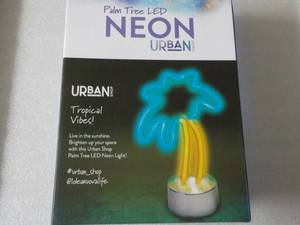 Urban Shop Palm Tree LED Neon 12 T...