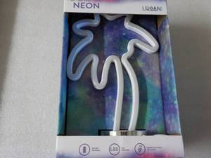 Urban Shop Palm Tree LED Neon 12 T...