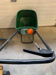 Scott Basic Broadcast Spreader