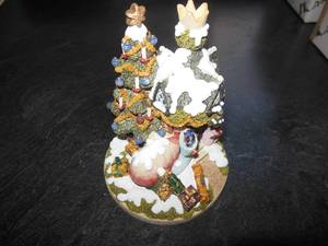 lot 21 image: 2 Shoemakers dream circa 1991 in original boxes - approx. 5 inches tall