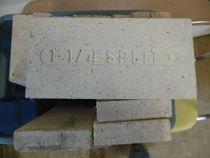 lot 47 image: Box of 12 Firebrick 4.5 X 9 X 1.25