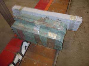 lot 95 image: 8 Square Cut 36 Used Pickets, and (31) 21- 2X2 Spindles