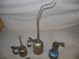 lot 114 image: Oil Cans and Pressure Washer Wand & Parts