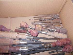 lot 125 image: Flat of Screwdrivers, and Spade Bits