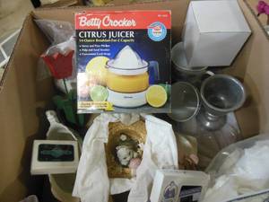 lot 15 image: Misc. Household, Homer Hanky, Juicer, and More