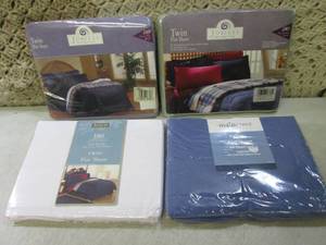(CSB) 4 Twin Size Flat Sheets...