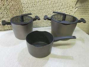 (EW5) Set of Pans with Lids...