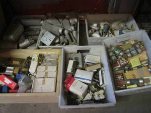 (EW6) Large Lot of Electrical Compo...