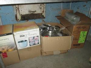 (BR1) Mia Grills Containers Etc...