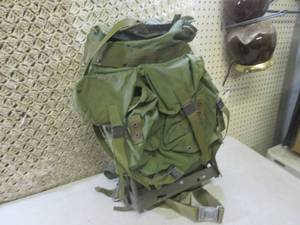 (EW4) Metal Frame Backpack...