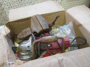 (BS) Box of Tools Etc Bench Vise Gr...