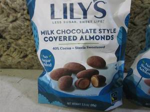 (B-1) 6 Bags Milk Chocolate Style C...