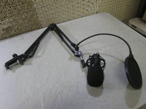 (H-2) Maono Microphone with Clamp A...
