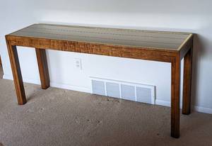 lot 7 image: Henredon Mirror Topped Console Table