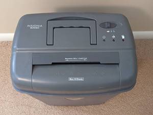 lot 21A image: Insignia Paper Shredder