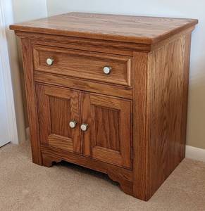 lot 26 image: Pennsylvania House Oak Nightstand
