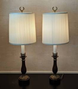 lot 32 image: Pair of Vintage Table Lamps