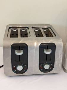 lot 46 image: Kitchen Gadgets