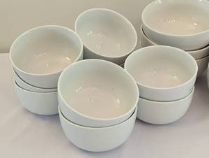 lot 49 image: Assorted White Bowls