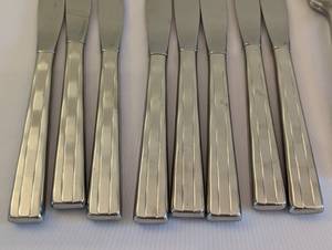 lot 50 image: Oneida Flatware