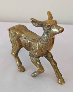 lot 60 image: Three Vintage Brass Figurines