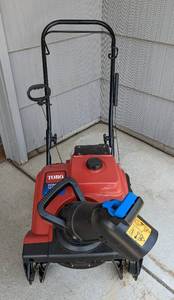 lot 74 image: Toro Power Clear 180 Snow Thrower