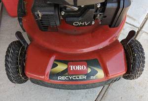 lot 75 image: Toro Personal Pace Recycler 22 Lawn Mower