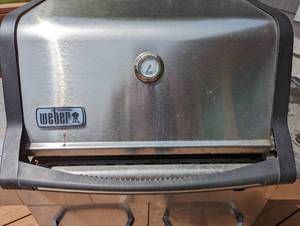 lot 82 image: Weber Spirit Special Edition Gas Grill