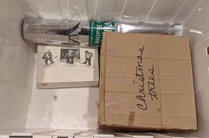 lot 102 image: Department 56 Christmas Houses and Decor