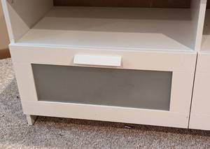 lot 107 image: White Entertainment Stand