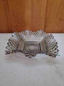 lot 32 image: Vintage Carnival Glass Nut Dish