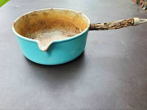lot 39 image: Vintage Blue Le Creuset Pot