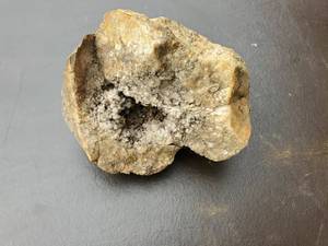 lot 52 image: Cracked Geode