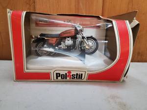 lot 64 image: Vintage 1980 Polistil High Fidelity Honda GL 1000 Gold Wing Die Cast Model Motorcycle