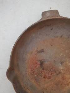 lot 54 image: Vintage Le Creuset Pan