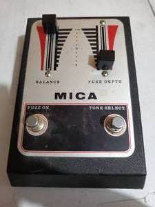 lot 1 image: Vintage Mica Ibanez Slandered Fuzz Machine Guitar Effect Pedal