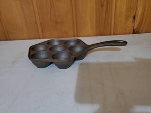 lot 103 image: Cast Iron Ableskiver