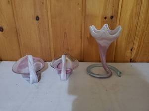 lot 108 image: Three Pieces Of Pink Handblown Glass Art